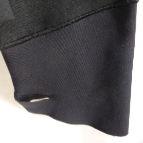 UNDER ARMOUR RUN, small, partial zip front jacket - Picture 4 of 9